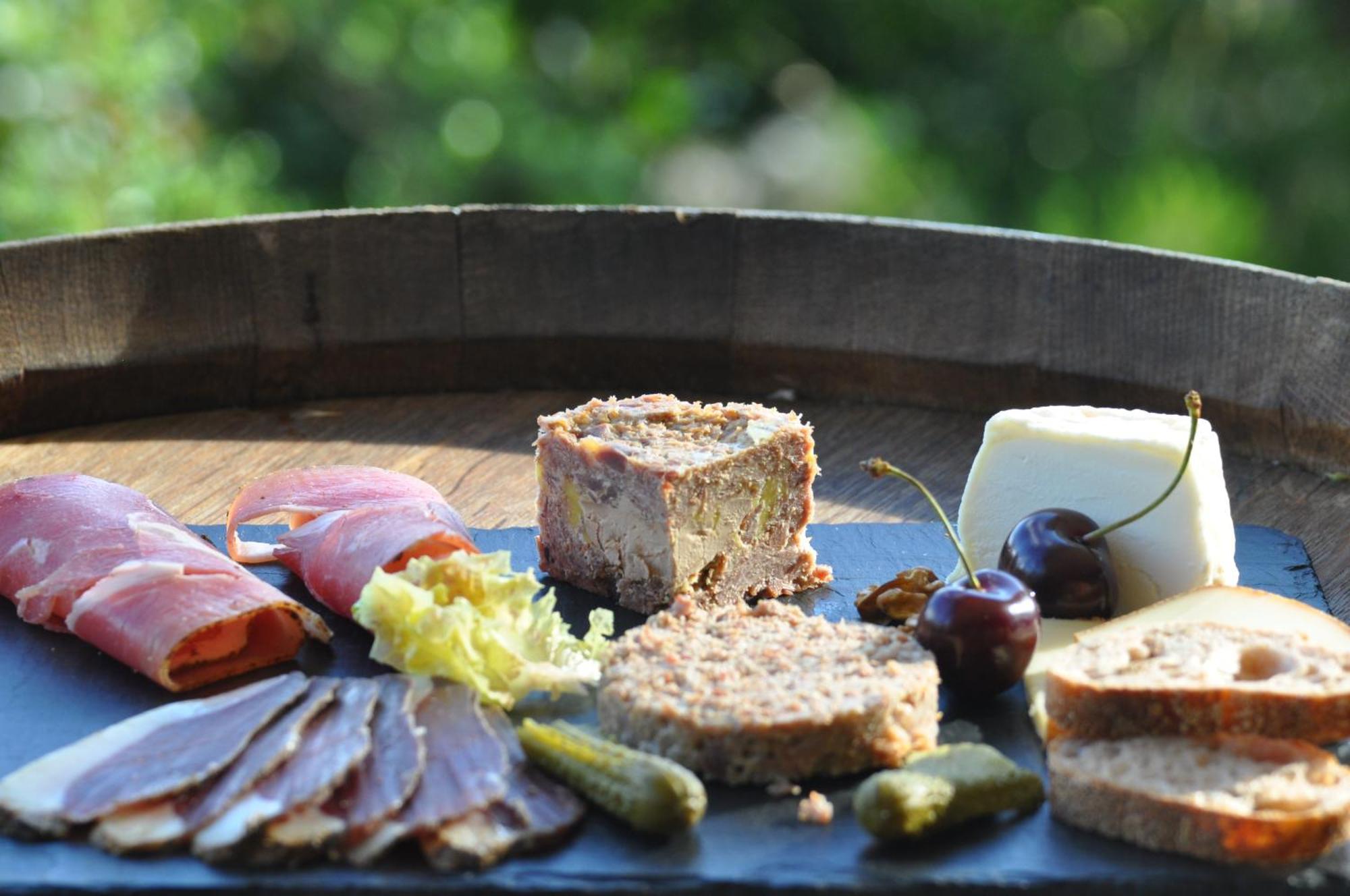 Le Lion D'Or En Perigord Mauzac-et-Grand-Castang Exterior foto